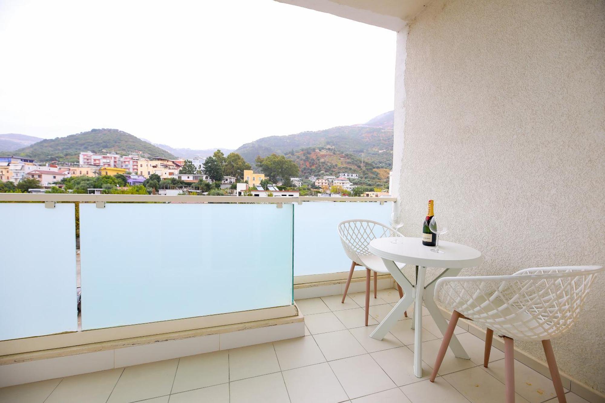 Jimi Apartments Vlorë エクステリア 写真
